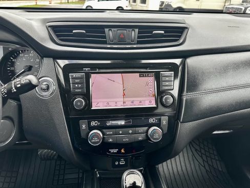 Used 2018 Nissan Rogue SL image 23
