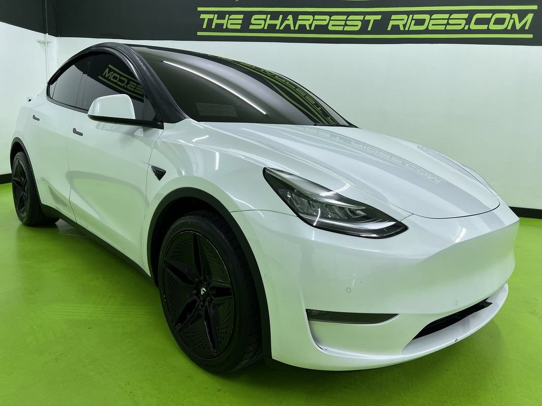 Used 2022 Tesla Model Y Long Range AWD/4WD image 2