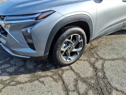 Used 2024 Chevrolet Trax LT image 4