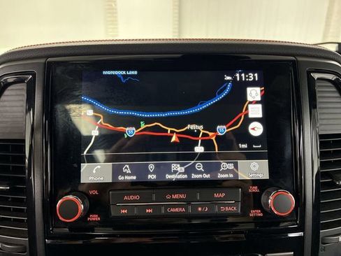 Used 2021 Nissan Titan PRO-4X w/ Pro-4x Convenience Package AWD/4WD image 14