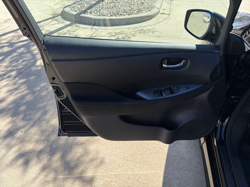 Used 2023 Nissan Leaf S image 13
