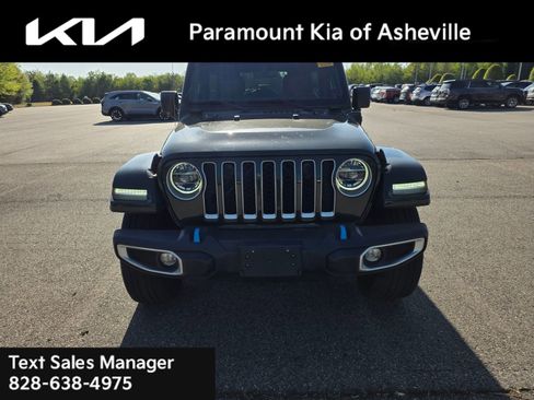 Used 2022 Jeep Wrangler Unlimited Sahara w/ Cold Weather Group AWD/4WD image 8