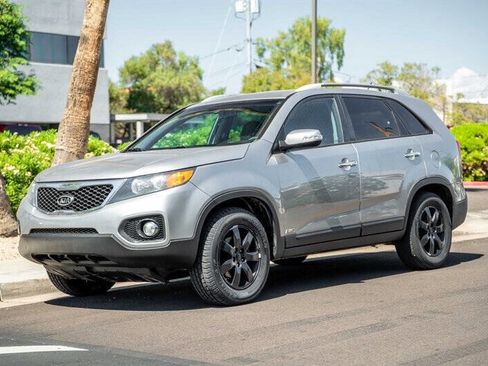 Used 2013 Kia Sorento LX w/ Convenience Pkg image 1