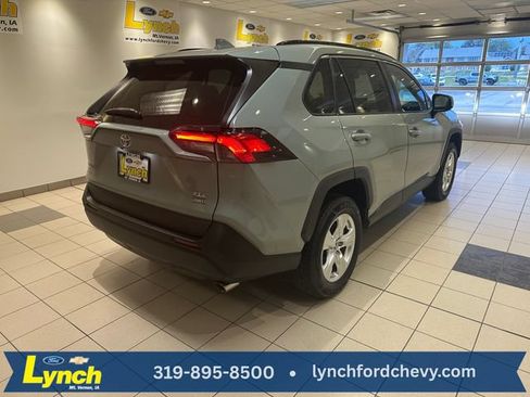 Used 2021 Toyota RAV4 XLE AWD/4WD image 22