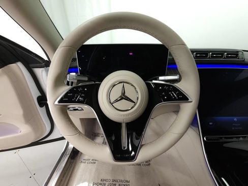 Used 2024 Mercedes-Benz Maybach S 580 4MATIC image 12