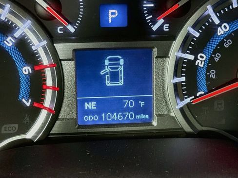 Used 2018 Toyota 4Runner TRD Off-Road Premium w/ Convenience Package AWD/4WD image 12