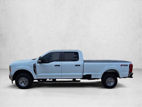 Certified 2023 Ford F250 XL w/ FX4 Off-Road Package AWD/4WD image 9