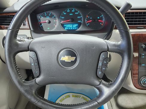 Used 2010 Chevrolet Impala LT FWD image 11