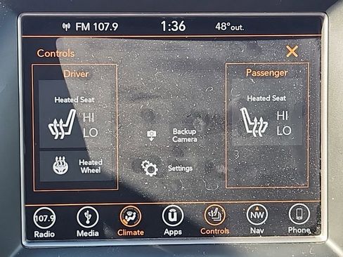 Used 2018 Jeep Grand Cherokee Laredo image 3