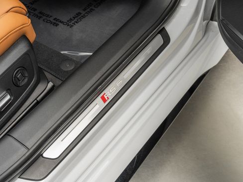 Used 2025 Audi RS 6 performance image 31