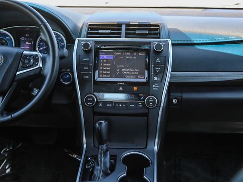 Used 2016 Toyota Camry XLE FWD image 13