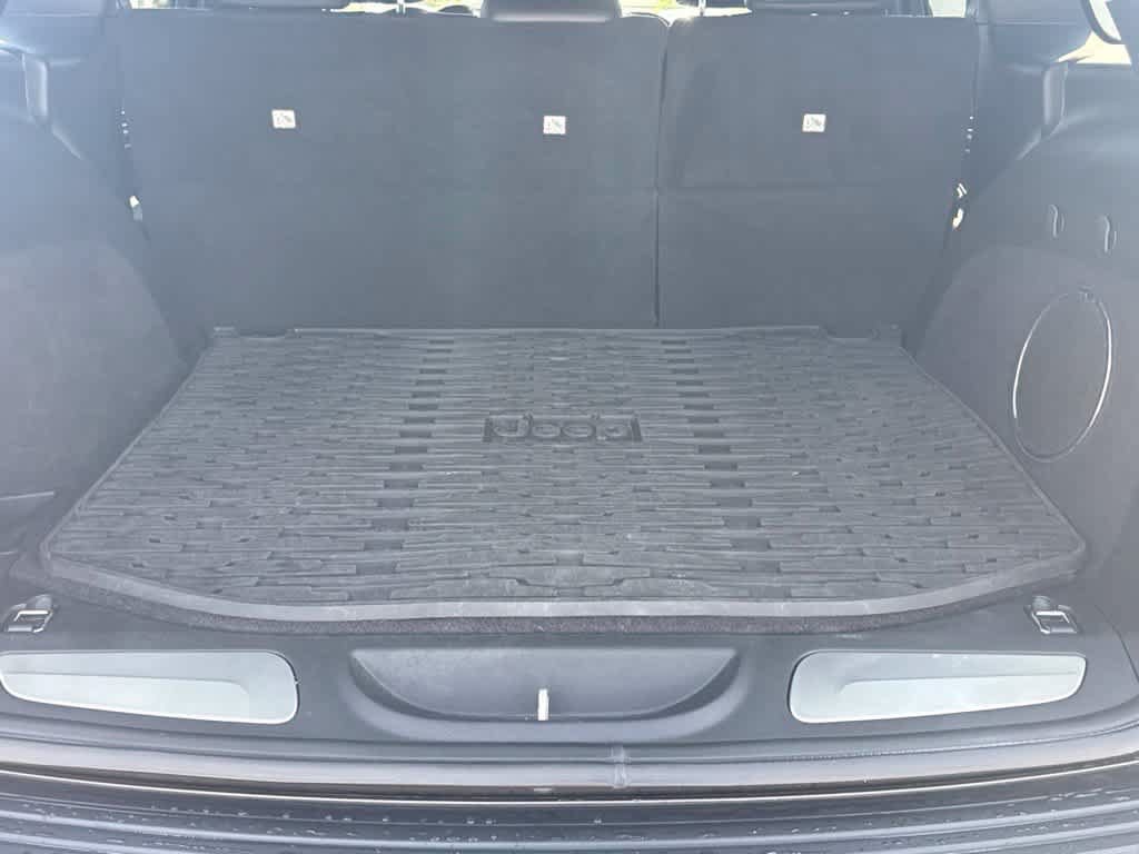 Used 2019 Jeep Grand Cherokee Trailhawk AWD/4WD image 13