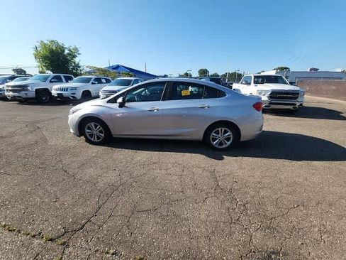 Used 2016 Chevrolet Cruze LT w/ Convenience Package FWD image 27