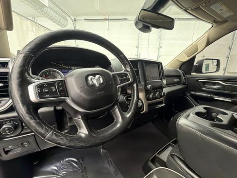 Used 2019 RAM 1500 Laramie AWD/4WD image 11
