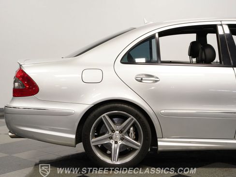 Used 2007 Mercedes-Benz E 63 AMG Sedan image 29
