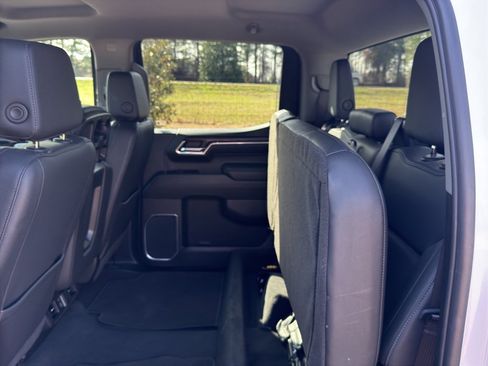 Used 2025 GMC Sierra 1500 SLT image 13