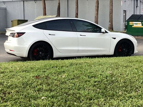 Used 2021 Tesla Model 3 Performance image 9