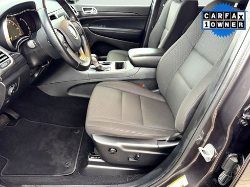 Used 2020 Jeep Grand Cherokee Laredo image 12