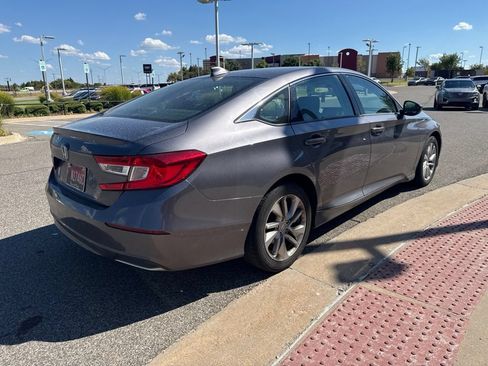 Used 2018 Honda Accord LX image 4