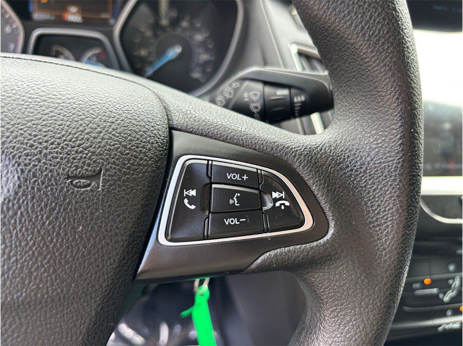 Used 2015 Ford Focus SE FWD image 20