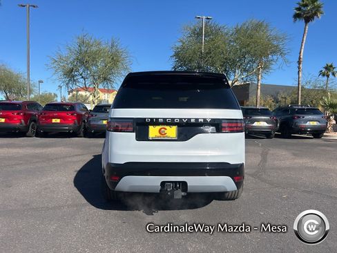 Used 2023 Land Rover Discovery Metropolitan Edition image 6