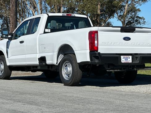 New 2026 Ford F250 XL w/ XL Driver Assist Package RWD image 3