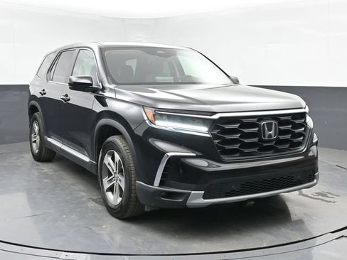 Used 2025 Honda Pilot EX-L image 2