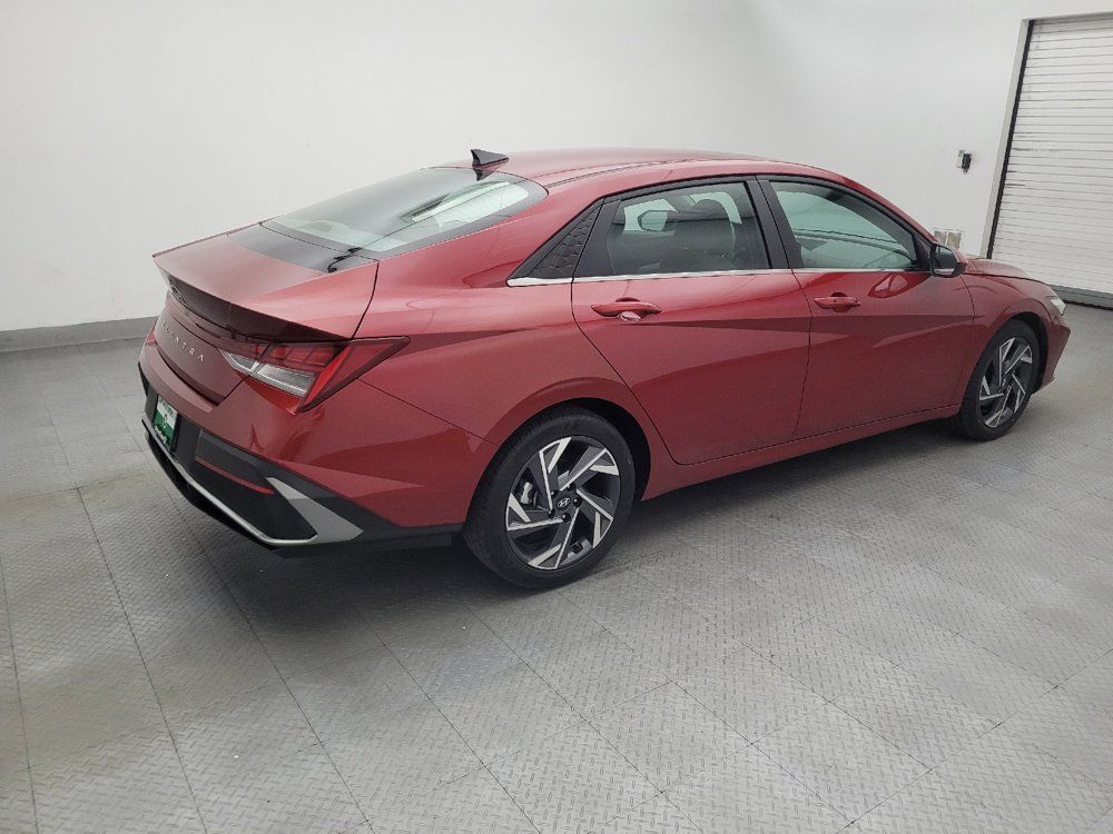 Used 2025 Hyundai Elantra SEL FWD image 10