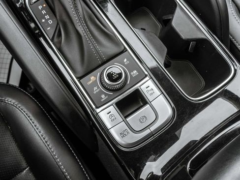 Used 2020 Kia Telluride S AWD/4WD image 19
