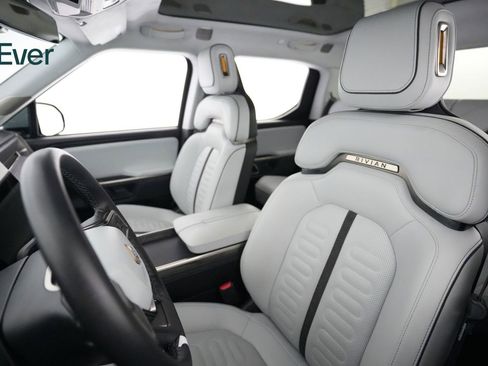 Used 2023 Rivian R1T Adventure image 4