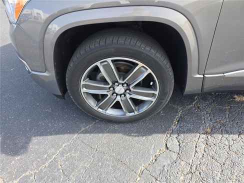Used 2019 GMC Acadia Denali w/ Technology Package image 11