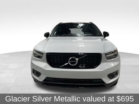 Used 2022 Volvo XC40 T5 R-Design w/ Climate Package image 9