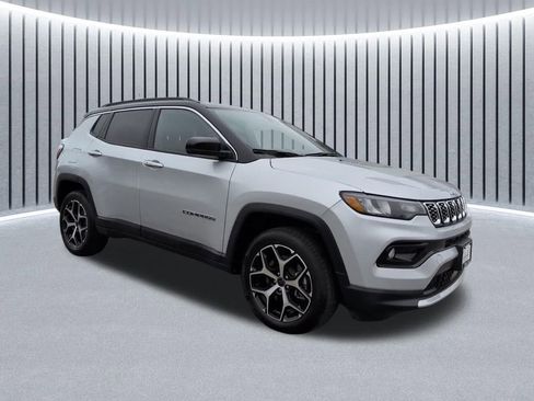 Used 2025 Jeep Compass Limited image 2