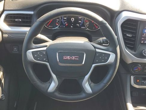 Used 2023 GMC Acadia SLT w/ Technology Package FWD image 13