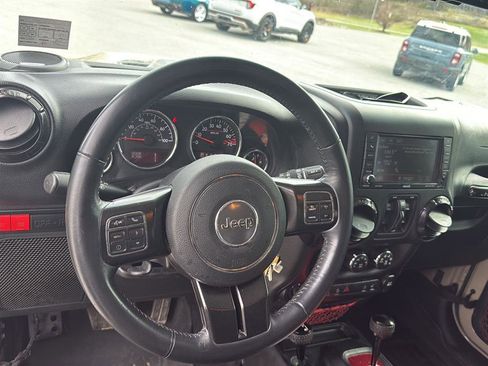 Used 2018 Jeep Wrangler Unlimited Rubicon AWD/4WD image 7