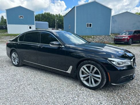 Used 2018 BMW 750i xDrive image 9
