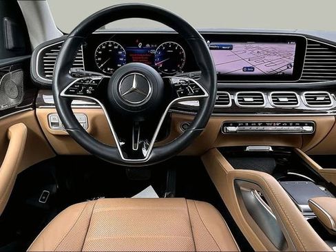 Certified 2024 Mercedes-Benz GLS 450 4MATIC image 11