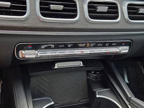 Used 2021 Mercedes-Benz GLS 580 4MATIC image 26