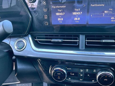 Used 2025 Chevrolet Trax ACTIV w/ Driver Confidence Package image 21