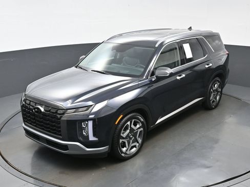 Certified 2023 Hyundai Palisade Limited w/ Cargo Package AWD/4WD image 36