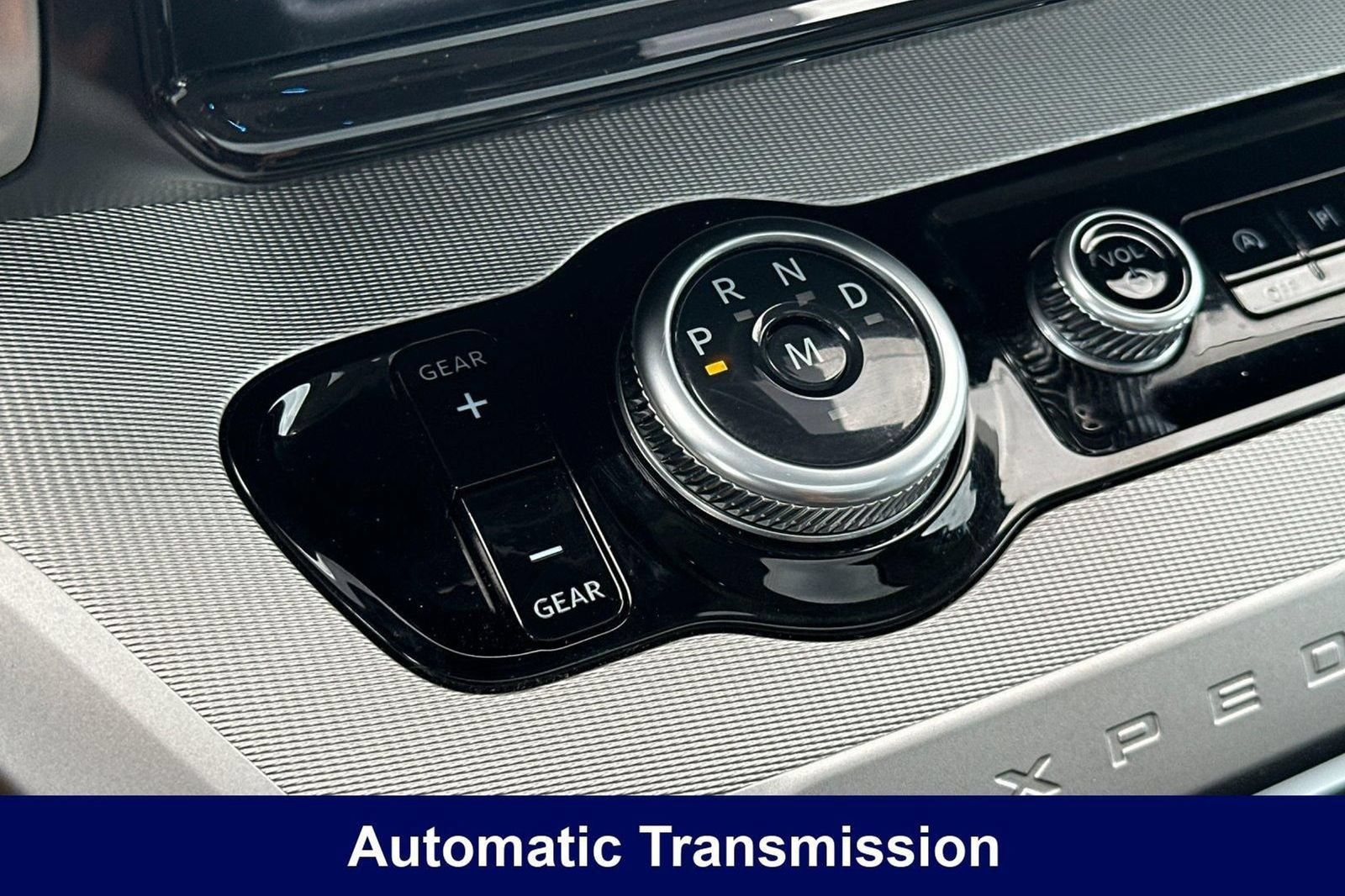 Used 2025 Ford Expedition Active AWD/4WD image 28