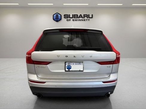 Used 2021 Volvo XC60 T5 Momentum w/ Premium Package image 4