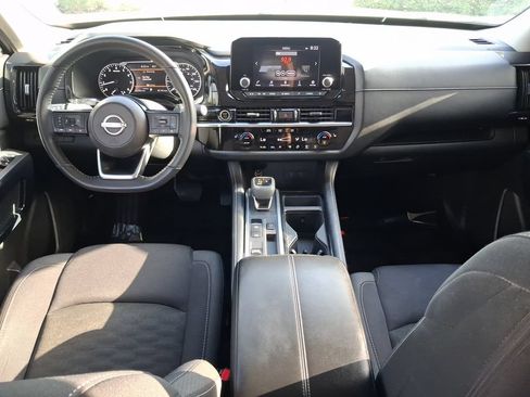 Certified 2023 Nissan Pathfinder SV FWD image 9