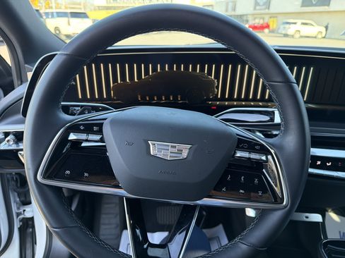Used 2024 Cadillac Lyriq Tech image 14
