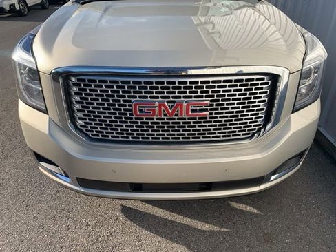 Used 2016 GMC Yukon Denali w/ Enhanced Security Package image 4