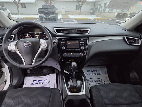 Used 2016 Nissan Rogue SV image 12