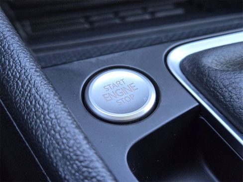 Used 2025 Volkswagen Jetta GLI Autobahn image 23