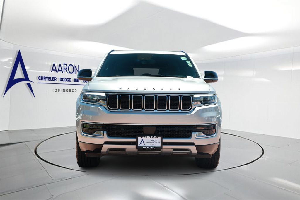 Used 2023 Jeep Wagoneer Series II AWD/4WD image 4