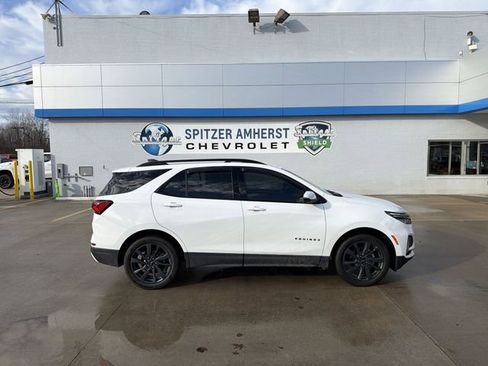 Certified 2022 Chevrolet Equinox RS w/ Infotainment Package image 11