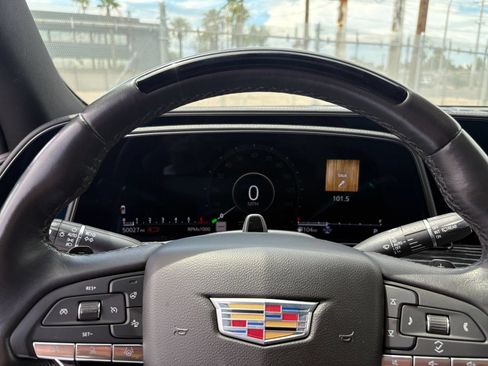 Used 2023 Cadillac Escalade ESV Sport AWD/4WD image 39